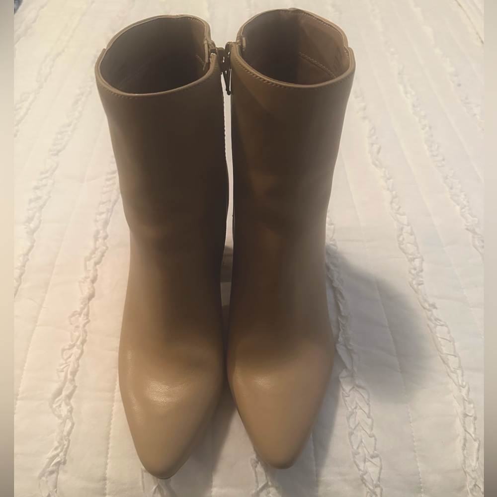 Women’s Tan Heeled Boots